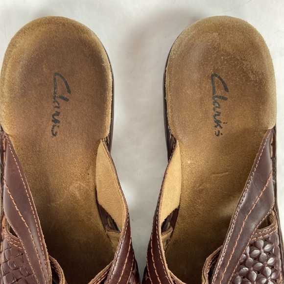 Clarks Genuine Leather Woven Criss Cross Slip on Open Toe Sandal - Picture 4 of 16